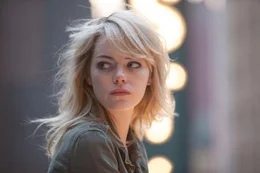 Sam (Emma Stone)