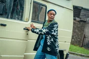 Karen (T'Nia Miller) macht sich Sorgen um ihre Tochter Billy, die vom Militär gesucht wird.