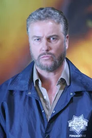Gelingt es Grissom (William Petersen) und seinen Leuten, die komplizierten Puzzle-Steinchen des neuesten Falls zusammen zu setzen und den Fall zu lösen?