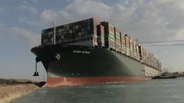 An der S&uuml;dk&uuml;ste Chinas sticht das Containerschiff Ever Given in See, beladen mit G&uuml;tern im Wert von mehr als 700 Millionen Dollar.
