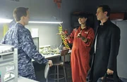 Versuchen, einen neuen Fall zu lösen: Seal Team Commander Joe Hankos (Dan Thiel, l.), Abby (Pauley Perrette, M.) und McGee (Sean Murray, r.)
