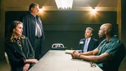(v.li.): Bridget Moynahan (Erin Reagan-Boyle), Steven Schirripa (Anthony Abetemarco), Jeffrey Schechter (Michael Davis), Wesley T. Jones (T)
