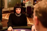 Ayla (Via Jikeli) kommt beim Pokerturnier ihrem Traum vom NASA-Praktikum immer näher.