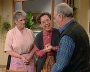 l-r: Barbara Nußbeck (Erna Wassmer), Dora Blinserl (Gerda Steiner), Karl Nußbeck (Peter Steiner) l-r: Barbara Nußbeck (Erna Wassmer), Dora Blinserl (Gerda Steiner), Karl Nußbeck (Peter Steiner)