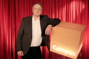 Die Biologin Dr. Franziska Lederer vom Helmholtz-Institut Freiberg für Ressourcentechnologie erklärt, wie Elektroschrott biologisch recycelt werden kann. Der Geologe Prof. Dr. Colin Devey (im Bild) erforscht den Meeresboden.
