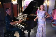 Dragan (Florian Thunemann) ist überrumpelt, als Isabelle (Ania Niedieck) ihn und Lennox wortlos stehen lässt.
