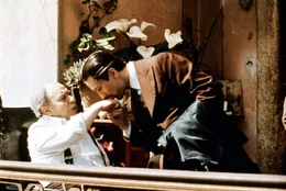 Frankie Pentangeli (Michael V. Gazzo, li.) und Don Vito Corleone (Robert De Niro, re.)