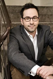 RUNDFUNK BERLIN-BRANDENBURG Krömer - Late Night Show Der Anarchist des Deutschen Fernsehens ist zurück! Die Nacht wird wieder länger! Kurt Krömer lädt ins Berliner Ensemble zur „Krömer - Late Night Show“ – ab dem 10. August 2013 immer samstag sabends nach dem „Wort zum Sonntag“ im Ersten.