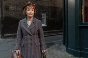 Ada Harris (Lesley Manville)