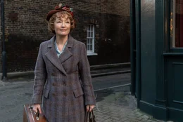 Ada Harris (Lesley Manville)