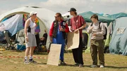 Wie gut funktioniert Speeddating auf einem Metal Festival? Niklas aka Ingwa (2.v.l.) und seine Freunde probieren es aus.