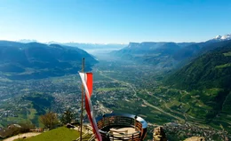 Durch das Etschtal str&ouml;mt warme Luft in das Becken von Meran, weshalb die Kurstadt f&uuml;r ihr mildes Klima bekannt ist.