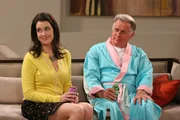Überlegen wie sie Charlie und Evelyn für sich gewinnen können: Harvey (Martin Sheen, r.) und Rose (Melanie Lynskey, l.) ... Überlegen wie sie Charlie und Evelyn für sich gewinnen können: Harvey (Martin Sheen, r.) und Rose (Melanie Lynskey, l.) ...
