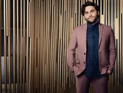 Dr. Levi Schmitt (Jake Borelli).