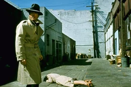 Johnny Hooker (Robert Redford, l.) macht eine grausame Entdeckung: Loretta (Dimitra Arliss) liegt leblos auf der Erde ...
