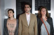 Werden sie erwischt? Yasmin (Sophie Dal, l.), Thomas Zuhse (Oliver K. Wnuk, M.) und Gudrun (Katrin Pollitt, r.).