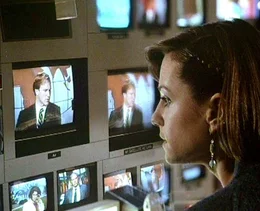 Jane Craig (Holly Hunter) hat es zur Produktionsleiterin der Abendnachrichten geschafft.