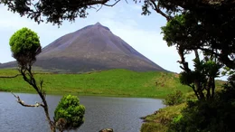 In der Caldera des Vulkans Pico auf ca. 2.100m &uuml;ber dem Meer findet sich eine geologische Station, um die seismische T&auml;tigkeit auf der gleichnamigen vulkanischen Azoreninsel zu messen.