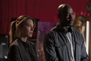 Chloe Decker (Lauren German, l.); Amenadiel (DB Woodside)