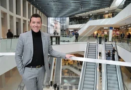 Kaufhausk&ouml;nig Ren&eacute; Benko unter Druck: Der einstige Vorzeigeunternehmer soll zwei Milliarden Euro an seine Gl&auml;ubiger zahlen.