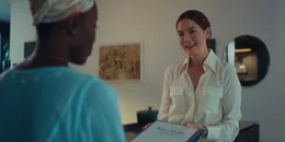 Aisha (Anna Diop, l.)