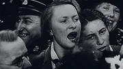 Die Tage der Weimarer Republik sind gez&auml;hlt. In der jubelnden Menge steht die 15-j&auml;hrige Melitta Maschmann.
