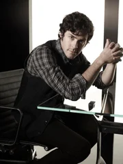 2. Staffel: Eli Loker (Brendan Hines)