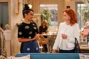Randi (Kyla Pratt, l.); Sheila (Swoosie Kurtz, r.)