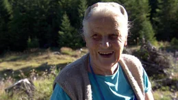 In der Schutzh&uuml;tte am Tschafon steht Josefine Lunger mit ihren 86 Jahren noch immer jeden Tag hinterm Herd.