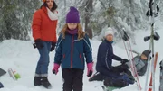 Sigrid (Maria Ross) ist enttäuscht: Der Skiausflug verläuft ganz und gar nicht so, wie sie ihn sich vorgestellt hat. Sigrid (Maria Ross) ist enttäuscht: Der Skiausflug verläuft ganz und gar nicht so, wie sie ihn sich vorgestellt hat.
