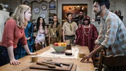 v.li.: Samantha (Rose McIver), Flower (Sheila Carrasco), Sasappis (Román Zaragoza), Pete (Richie Moriarty), Thorfinn (Devan Chandler Long), Alberta (Danielle Pinnock), Jay (Utkarsh Ambudkar) v.li.: Samantha (Rose McIver), Flower (Sheila Carrasco), Sasappis (Román Zaragoza), Pete (Richie Moriarty), Thorfinn (Devan Chandler Long), Alberta (Danielle Pinnock), Jay (Utkarsh Ambudkar)