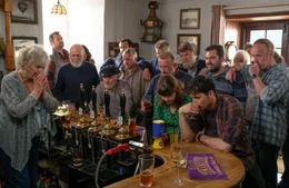 Der ganze Pub feiert den Chor!