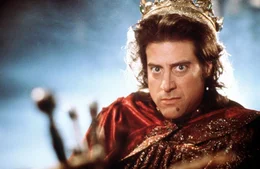 Der fiese und gemeine Prinz John (Richard Lewis) hat in England das Sagen, solange der ehrenwerte K&ouml;nig Richard auf Kreuzzug verweilt. Unterst&uuml;tzung erh&auml;lt der tollpatschige Narren-Prinz von dem schurkischen Sheriff von Nottingham und der b&ouml;sen Hexe Latrine ...
