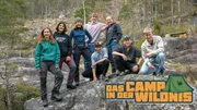 Key Visual/Cover Sendereihenbild mit Typo zu "Das Camp in der Wildnis" mit (von links) Emma, Emilia, Leyla, Max, Niklas, Kaja, Ben und Max.