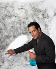 (3. Staffel) - Ordnung und Sauberkeit ist für Adrian Monk (Tony Shalhoub) das ganze Leben ...