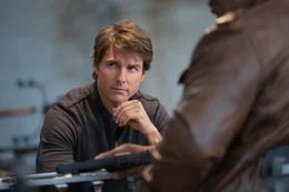Ethan Hunt (Tom Cruise, l.) und Luther (Ving Rhames) m&uuml;ssten den britischen Premierminister entf&uuml;hren, um eine virtuelle Red Box mit geheimen Daten des "Syndikats" auslesen zu k&ouml;nnen.