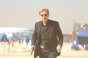 Eine skalpierte Leiche wird in der N&auml;he eines Casinos gefunden. Horatio (David Caruso) vermutet, dass in der illegalen Beziehung des Toten zu dem Inhaber eines Casinos die Gr&uuml;nde f&uuml;r den Mord liegen k&ouml;nnten.  +++