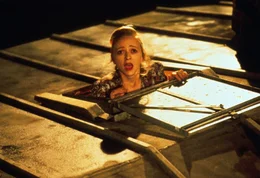 Marie-Laure Dougnac (Julie Clapet).