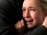 Als Angela Agnelli (Hayden Panettiere) von dem Mord an einer Freundin erfährt, bricht sie zusammen. Als Angela Agnelli (Hayden Panettiere) von dem Mord an einer Freundin erfährt, bricht sie zusammen.