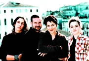 L-R: Raffi Brunetti (Patrick Diemling), Commissario Guido Brunetti (Joachim Król), Paola Brunetti (Barbara Auer) und Chiara Brunetti (Laura Syniawa)