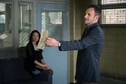 Geraten bei den Ermittlungen in einem neuen Fall in Konflikt mit dem New Yorker Polizeidepartement: Sherlock Holmes (Jonny Lee Miller, r.) und Joan Watson (Lucy Liu, l.) ...