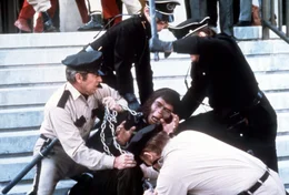 C&auml;sar (Roddy McDowall) wird gefangengenommen ...