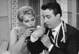 Vivi (Inge Bach) und Peter (Peter Alexander).