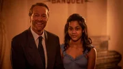 Angus Speelman (Iain Glen) und Junge Reyka (Gabrielle de Gama)