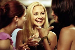 Journalistin Andie (Kate Hudson, M.) soll in einer Kolumne &uuml;ber die Fehler in jungen Beziehungen schreiben - und im Selbstversuch einen Mann innerhalb von zehn Tagen dazu bringen, sie zu verlassen. Ihre Kolleginnen Michelle (Kathryn Hahn, l.) und Jeannie (Annie Parisse, r.) sind &uuml;berzeugt, dass das f&uuml;r ihre Freundin ein Kinderspiel ist ...