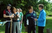 Rolands Ehrgeiz kommt nicht bei allen Lansingern gut an. Von links: Hubert Kirchleitner (Bernhard Ulrich), Trixi Preissinger (Doreen Dietel), Lorenz Schattenhofer (Werner Rom) und Roland Bamberger (Horst Kummeth).