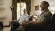 Steve McGarrett (Alex O'Loughlin, l.) und Danny Williams (Scott Caan, r.) werden vom russichen Konsulat hingehalten und erhalten keine nützlichen Informationen. Können sie sich diese auch anders beschaffen? Steve McGarrett (Alex O'Loughlin, l.) und Danny Williams (Scott Caan, r.) werden vom russichen Konsulat hingehalten und erhalten keine nützlichen Informationen. Können sie sich diese auch anders beschaffen?
