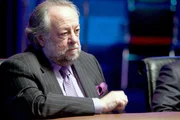 Die Ermittlungen ergaben, dass Mason Brock (Ricky Jay) hinter der Entführung eines Mitspielers steckt. Hat er noch weitere Komplizen?