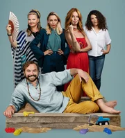 v.li: Josefine Ferstl (Ulrike Beimpold), Georg Hillmaier (Thomas Stipsits), Gitti Hillmaier (Julia Edtmeier), Helene (Esther Schweins), Jadwiga Fiedler (Claudia Kottal).