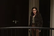 Kim (Maisie Williams) hat sich Zugang zum Haus des Gangsters verschaffen können und will nun Rache für den Mord an ihrem Vater. Dabei macht sie eine überraschende Entdeckung.